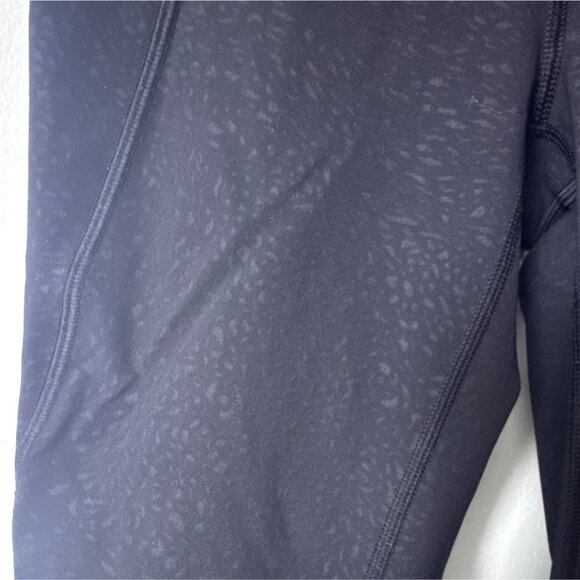 Lululemon Womens High-Rise Dark Black Patterned Leggings Size 4 With Pockets - Picture 4 of 6